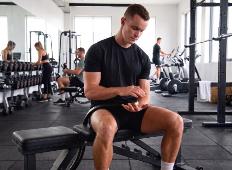 CET Palm Cooling male athlete